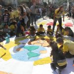 Tradição e fé: tapetes de sal coloridos tomam ruas do estado no Corpus Christi