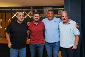 O presidente da Assembleia e pré-candidato a governador Rodrigo Bacellar (União) com o deputado federal Marcos Tavares (PDT), o ex-prefeito José Camilo Zito (Cidadania) e o ex-deputado Dica (União)