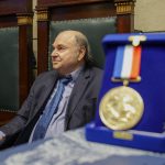 Com Câmara lotada, Cesar Maia é homenageado pelos 80 anos e trajetória política