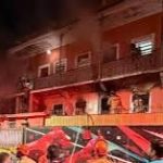 O incêndio num casarão da Rua Taylor, na Lapa, provocou a morte de duas pessoas e deixou seis feridas e 40 desabrigadas: fogo começou com tentativa de feminicídio