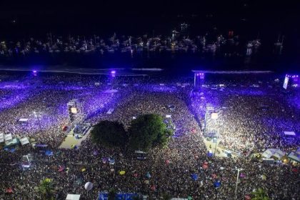 Uma multidão estimada em 2,5 milhões de pessoas garantiu inscrição do show de Lady Gaga em Copacabana, no último dia 3, a inscrição no Guiness Book, o livro dos recordes