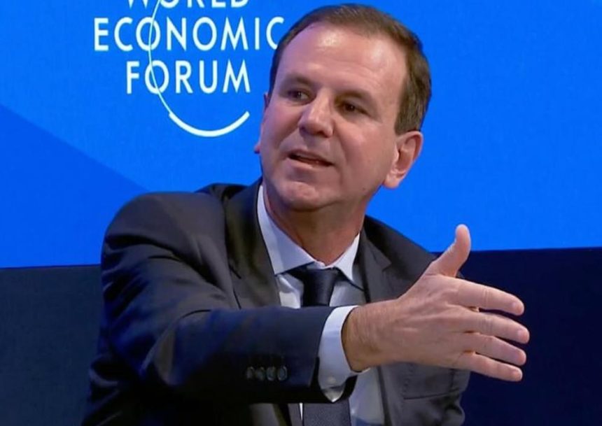 O prefeito Eduardo Paes (PSD) exonerou, nesta terça-feira (5), três secretários-vereadores, para reforçar a base na Câmara para a votação do projeto da Guarda Municipal