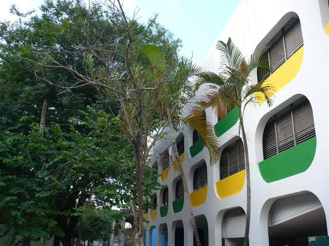 O Ciep Tancredo Neves, o primeiro, inaugurado há 40 anos no Catete, está na lista das unidades tombadas pelo prefeito Eduardo Paes na edição do Diário Oficial desta segunda-feira (09)