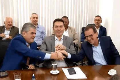 Washington Reis (MDB) e Eduardo Paes (PSD) com o ministro das Cidades, Jader Barbalho Filho, no dia do anúncio dos planos de expansão do metrô: palanque garantido ao pré-candidato do PSD ao governo do Rio
