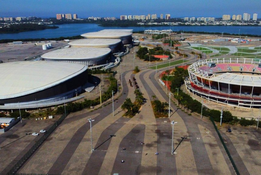 A área do Parque Olímpico vai receber um complexo de entretenimento: o projeto de lei oficializando a proposta deveria ser votado nesta terça-feira (17), na Câmara, mas recebeu cerca de 120 emendas e saiu de pauta