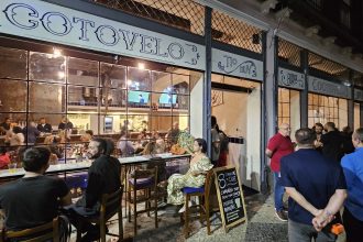 Choperia Cotovelo abre as portas com novidades na Rua da Carioca