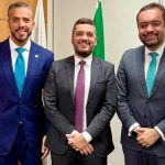 O novo líder do governo, Rodrigo Amorim (União); com o presidente da Assembleia, Rodrigo Bacellar (União); e o governador Cláudio Castro (PL): ungido pelos dois, o moço é só poder na Alerj