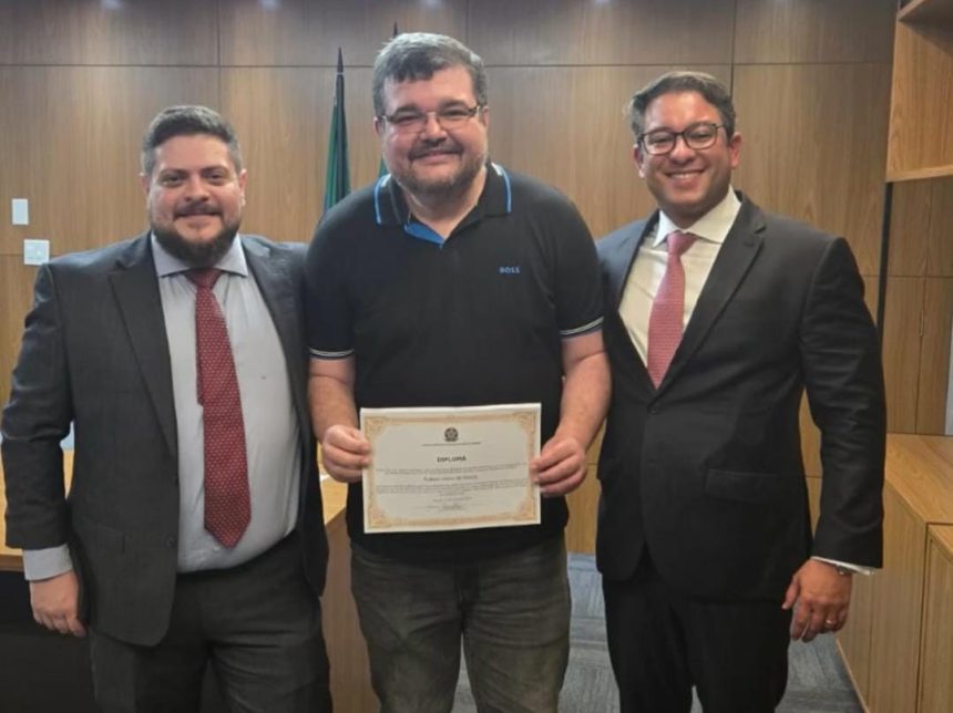 Dr. Rubão toma posse e volta a ser prefeito de Itaguaí, depois de briga judicial