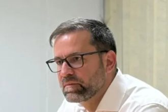 Vitor Hugo escapa da treta: posse no comando do MDB municipal é adiada