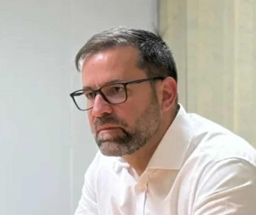 Vitor Hugo escapa da treta: posse no comando do MDB municipal é adiada