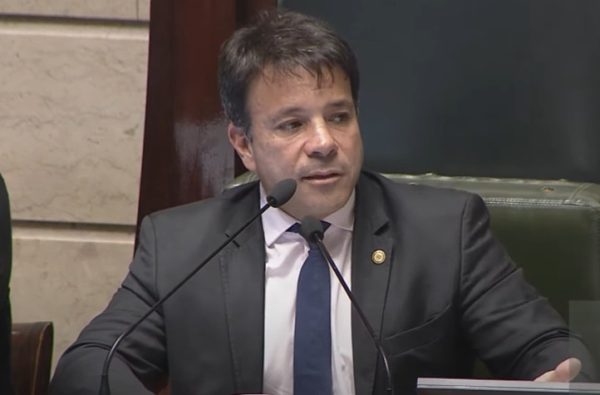 Câmara retira de pauta emenda de Paes ao projeto do Parque Olímpico para autorizar a venda de três arenas
