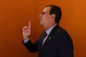 O prefeito Eduardo Paes (PSD), depois de muito arranca-rabo com os vereadores, conseguiu aprovar praticamente todas as suas prioridades para 2025 e, para comemorar, convidou a base para um churrasco na Gávea Pequena