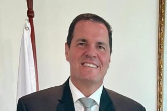Chamado de vagabundo por Paes, Gutemberg Fonseca promete processar prefeito: 'está nervosinho'
