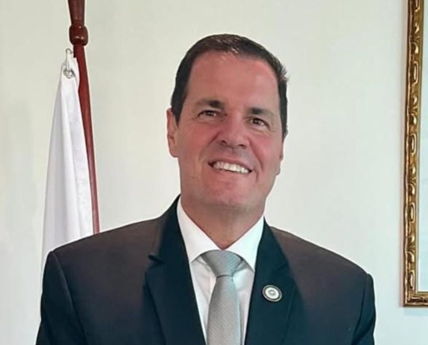 Chamado de vagabundo por Paes, Gutemberg Fonseca promete processar prefeito: 'está nervosinho'