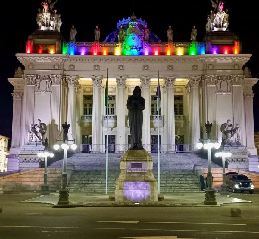 Palácio Tiradentes será iluminado com as cores do orgulho LGBTQIAPN+