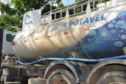 O gato dos bacanas: uso de caminhões-pipa clandestinos, a manipulação de hidrômetros para impedir a leitura e o by-pass (desvio da rede de água para evitar a medição do consumo) são os principais tipos de fraudes cometidos pelos clientes que podem pagar, mas fogem dos boletos