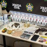 Polícia Civil prende traficante com drogas, anabolizantes e armas em Niterói