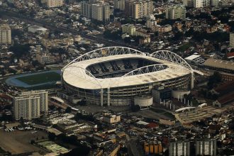 Alerj derruba veto e aprova regra contra uso de vidro perto de arenas esportivas