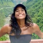 Corpo de jovem brasileira é içado de vulcão e levado para base na Indonésia