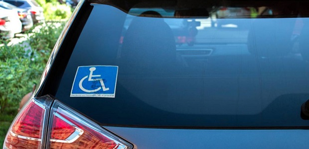 Alerj aprova tolerância gratuita de 30 minutos de em estacionamentos para pessoas com deficiência