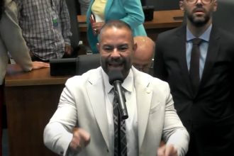 Deputado quer ouvir secretário de Esportes e Suderj sobre cambismo de ingressos