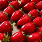 Em meio à febre do morango do amor, vendas da fruta disparam nos supermercados do Rio