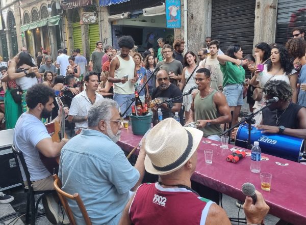 O samba, as rodas e o espírito da Casa da Mãe Joana