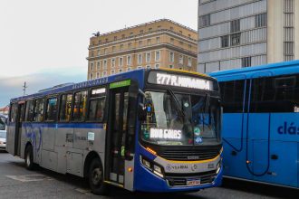 Prefeitura afirma que vai suspender subsídio de ônibus sem ar-condicionado monitorados por sensores