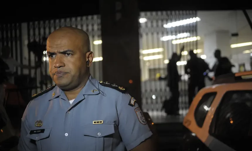 MP denuncia tenente-coronel da PM por invasão de domicílio no Flamengo