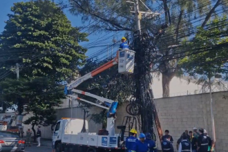 Lei obriga que a fiação das calçadas seja enterrada em novas construções no Rio