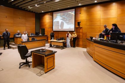 Justiça condena a 25 anos homem que sequestrou ônibus e fez 14 reféns em março de 2024