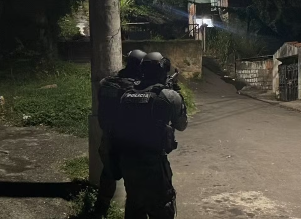 Tiroteio durante operação da PM deixa um suspeito ferido na Serrinha