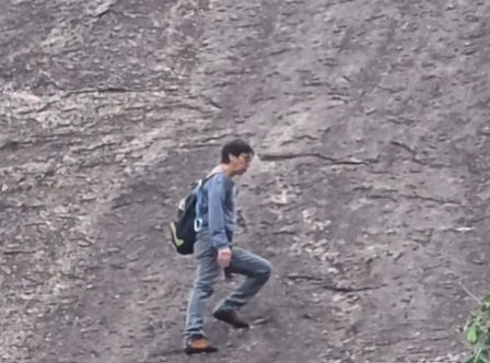 Homem é flagrado escalando o Morro da Urca sem equipamento de segurança