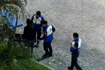 Suspeito de assalto é preso após ser identificado por câmeras em São Gonçalo
