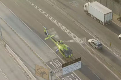 Helicóptero pousa na Avenida Brasil para garantir transporte de órgãos; veja ao vídeo