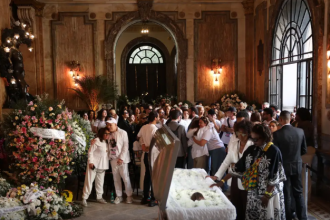 Multidão se despede de Preta Gil no Theatro Municipal do Rio