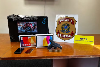 Vigilante é preso por furtar encomendas nos Correios do Centro do Rio