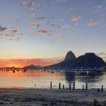 Saída da Baía de Guanabara é fechada para embarcações devido à ressaca no litoral