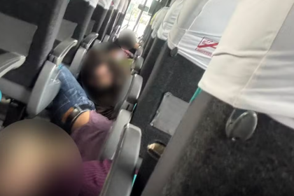 Funcionários da Fiocruz se protegem em meio a tiroteio durante ação policial em Manguinhos