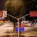 Placas do Circuito Preta Gil são instaladas no trajeto dos megablocos no Centro do Rio