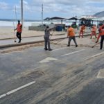Leblon: ressaca na orla interdita faixas da Av. Delfim Moreira