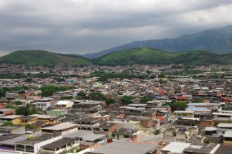 Adolescente de 14 anos é baleado e morto durante confronto entre facções na Zona Oeste