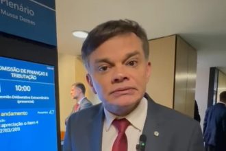 Royalties solidários: pedido de vista trava proposta na Câmara e revolta Dimas Gadelha