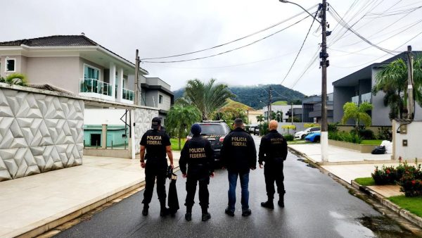 PF faz operação contra fraudes em postos de combustíveis