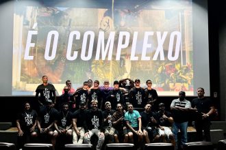 Sessão de ‘É o Complexo’ marca o lançamento de filme estrelado por atores do Alemão