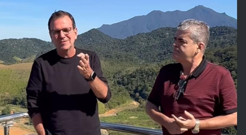 O prefeito Eduardo Paes (PSD) com o secretário estadual de Transportes, Washington Reis (MDB), em visita à Fazenda Paraíso, em Caxias: vice-prefeito Eduardo Cavaliere (PSD) vai voltar à cidade da Baixada para anunciar que o Rio terá a sua Fazenda Terra Prometida, nos mesmos moldes