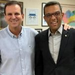 Eduardo Paes e Otoni de Paula: o pastor e deputado federal faz a ligação entre o pré-candidato ao governo do estado e as convenções das Assembleias de Deus, entre outras denominações evangélicas, mas nova entidade de pastores põe em xeque as velhas lideranças