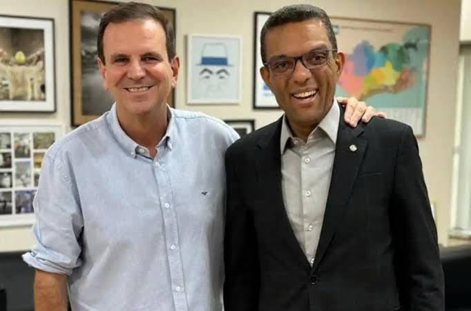 Eduardo Paes e Otoni de Paula: o pastor e deputado federal faz a ligação entre o pré-candidato ao governo do estado e as convenções das Assembleias de Deus, entre outras denominações evangélicas, mas nova entidade de pastores põe em xeque as velhas lideranças
