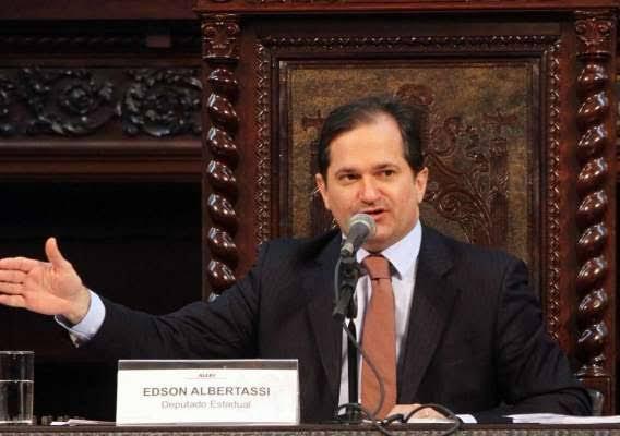 Edson Albertassi, o ex-poderoso-deputado planeja voltar à Assembleia no ano que vem, e tem parente nomeado por Eduardo Paes (PSD), futuro candidato a governador