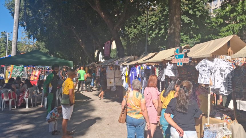 Mais de 120 barracas impedidas de funcionar na Feira da Glória neste domingo